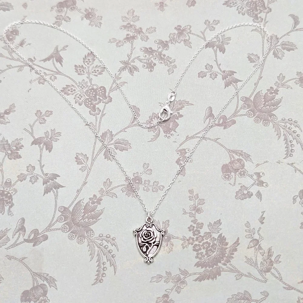 Art Nouveau Framed Rose Silver Necklace - Picture 2 of 3